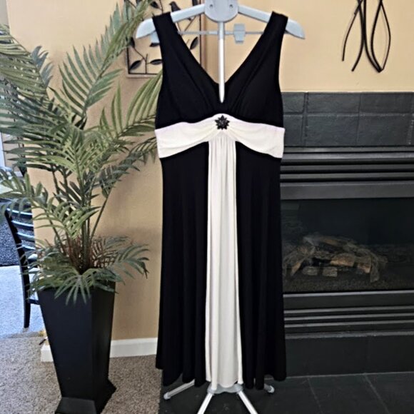NWT Jessica Howard Evenings sz 16 cocktail dress with rhinestone embellishment - Picture 1 of 4